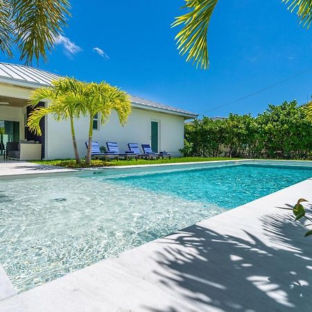 Luxury House 4 Beds Heated Pool W Jaccuzzi Lejlighed North Bay Village Eksteriør billede