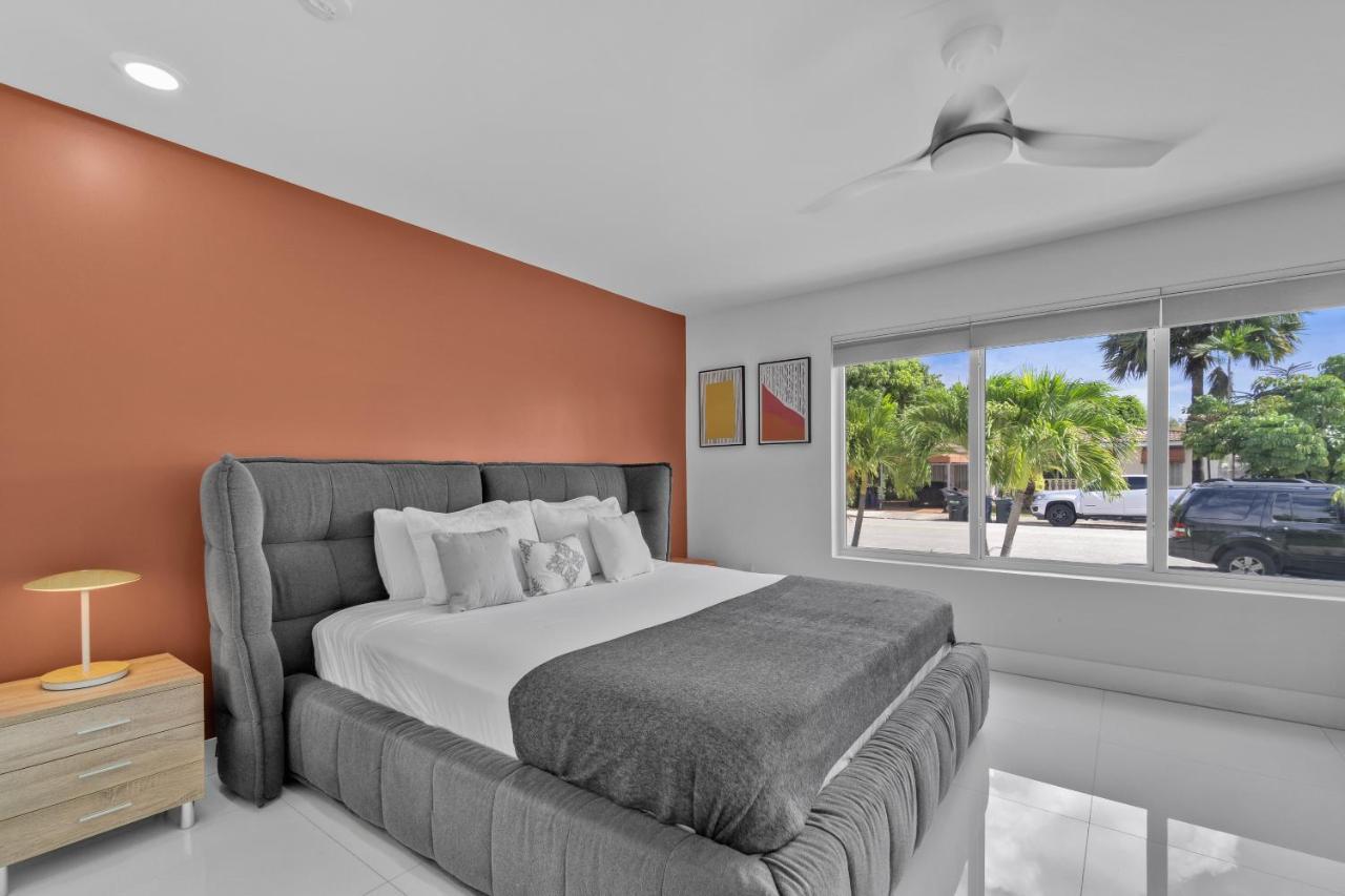 Luxury House 4 Beds Heated Pool W Jaccuzzi Lejlighed North Bay Village Eksteriør billede