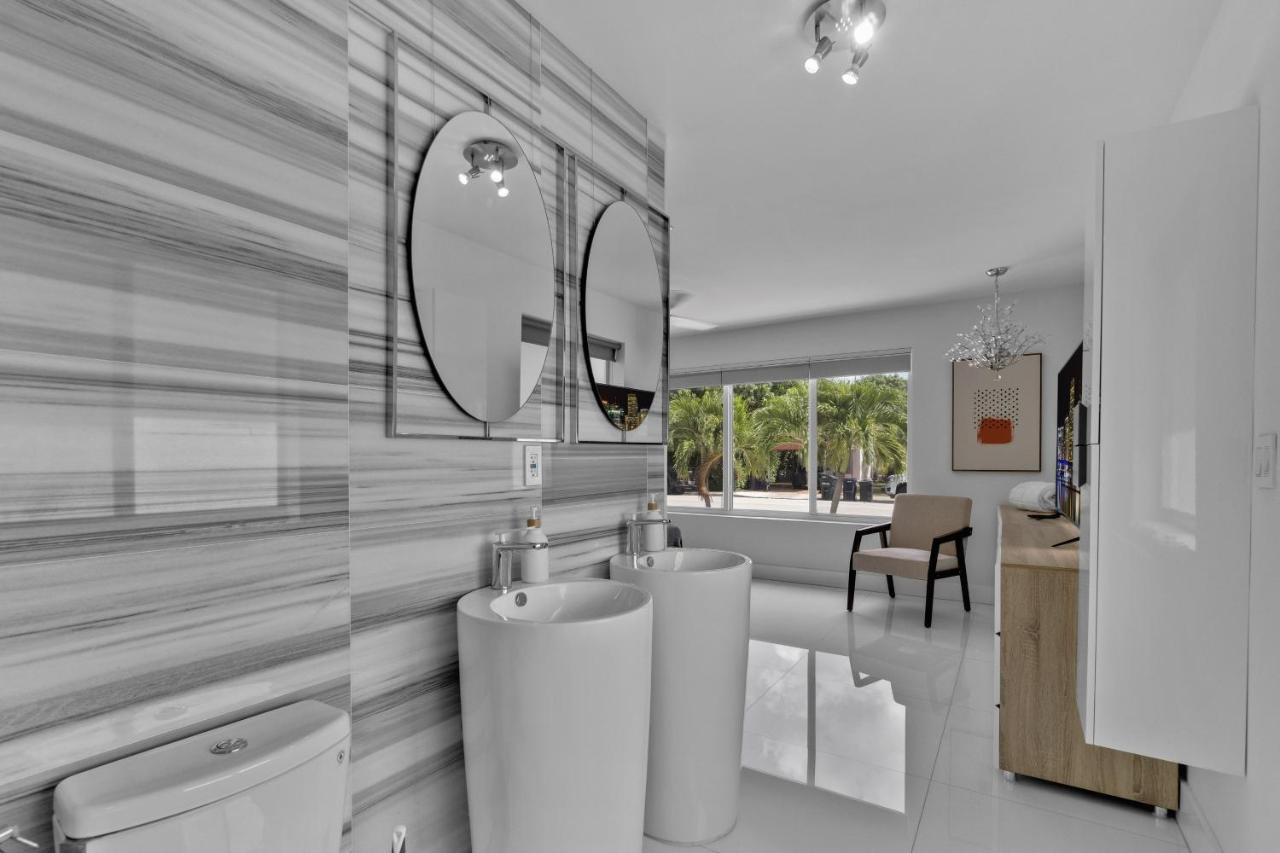 Luxury House 4 Beds Heated Pool W Jaccuzzi Lejlighed North Bay Village Eksteriør billede