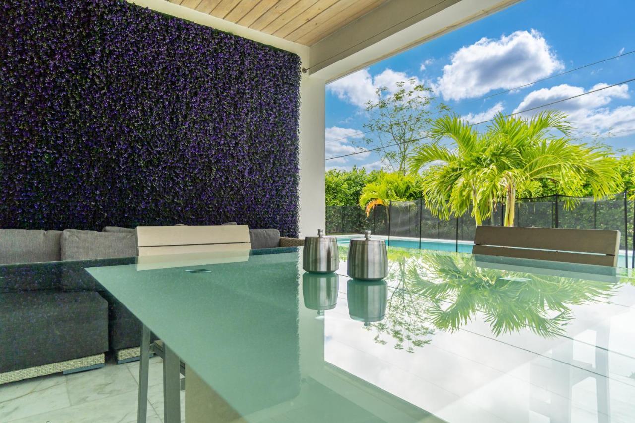 Luxury House 4 Beds Heated Pool W Jaccuzzi Lejlighed North Bay Village Eksteriør billede