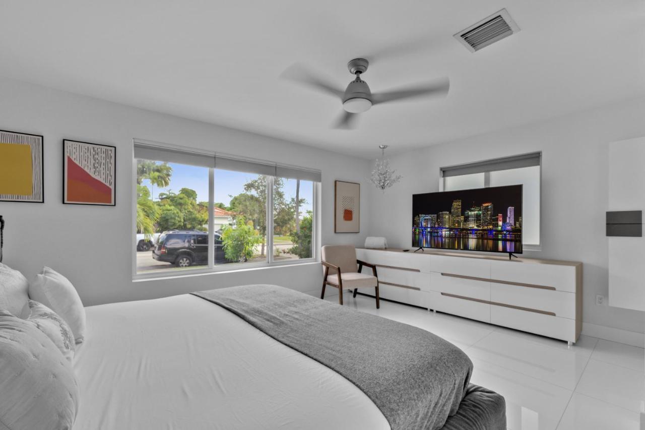 Luxury House 4 Beds Heated Pool W Jaccuzzi Lejlighed North Bay Village Eksteriør billede