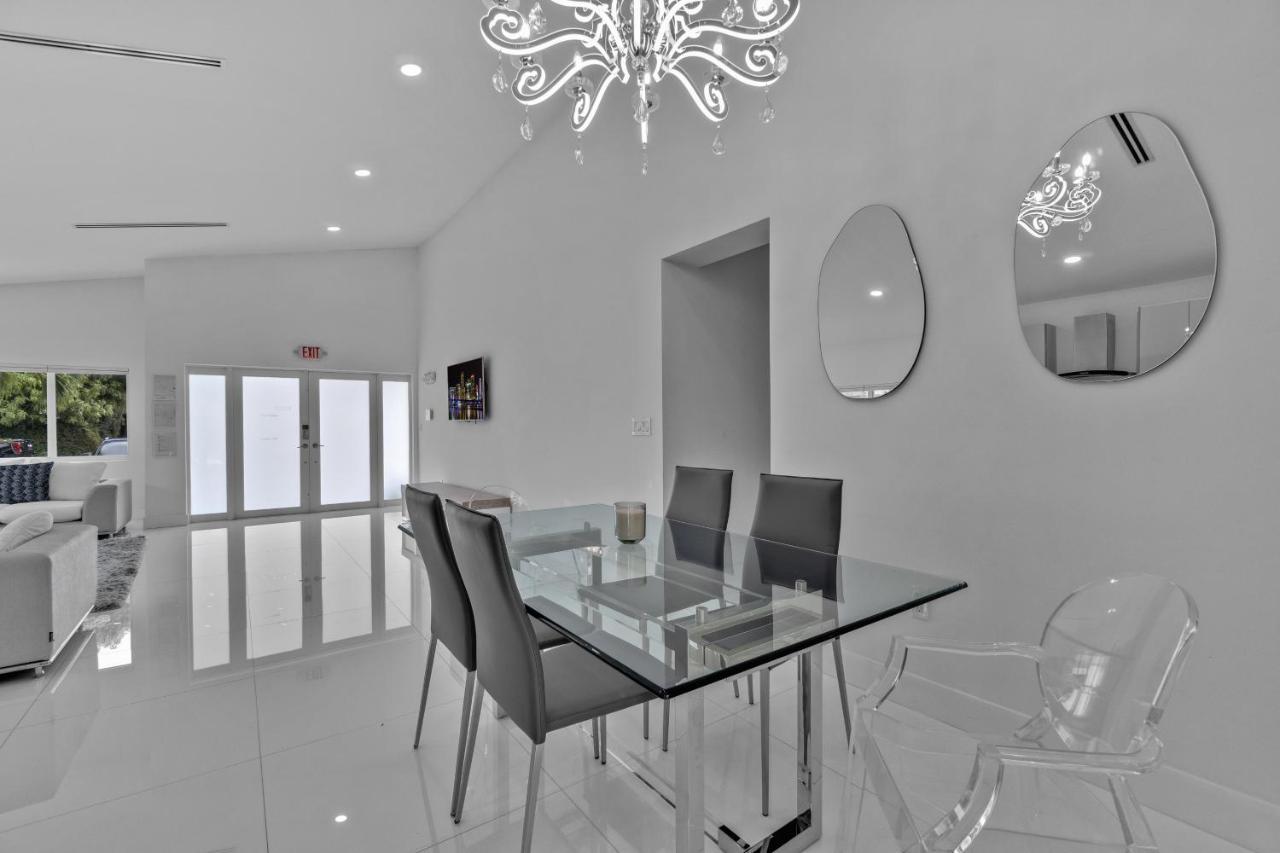 Luxury House 4 Beds Heated Pool W Jaccuzzi Lejlighed North Bay Village Eksteriør billede