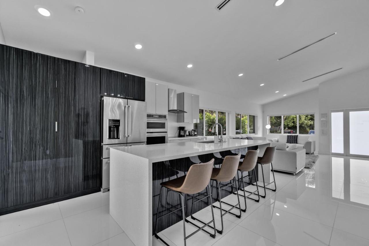 Luxury House 4 Beds Heated Pool W Jaccuzzi Lejlighed North Bay Village Eksteriør billede